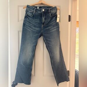 NWT Pilcro Mid Wash Boot cut cropped Jeans 31